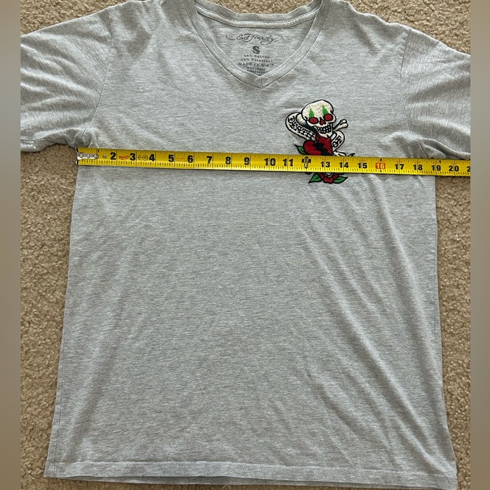 Ed Hardy Men’s Small V-Neck Embroidered T-Shirt - Picture 9 of 10